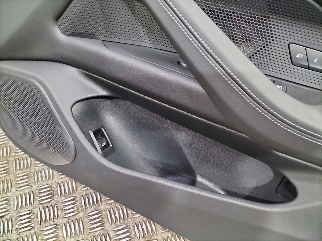 фото №3, Bmw 4 g26 gc оббивка обшивки обшивка двері перед rhd 295 km