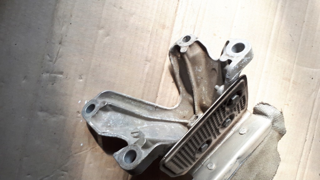 фото №8, S4 b8 lift кронштейн кронштейн двигателя 3.0 tfsi a6 c7 s5