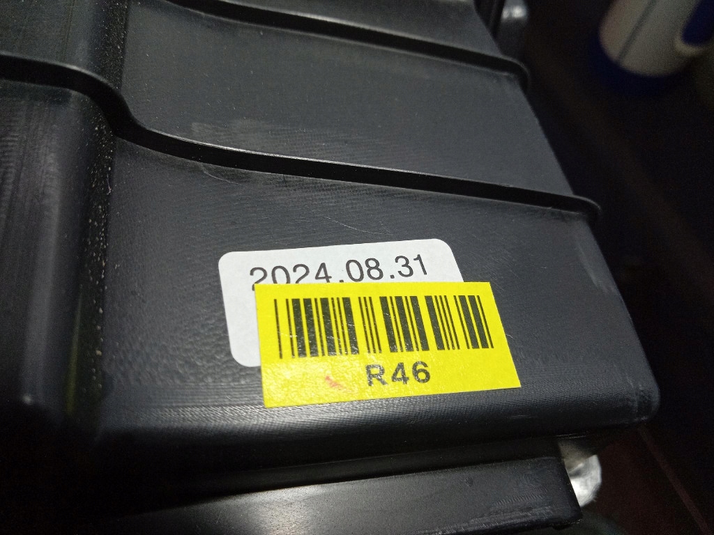 Kia stonic рестайлинг  20-25 обивка багажника правая Недорого