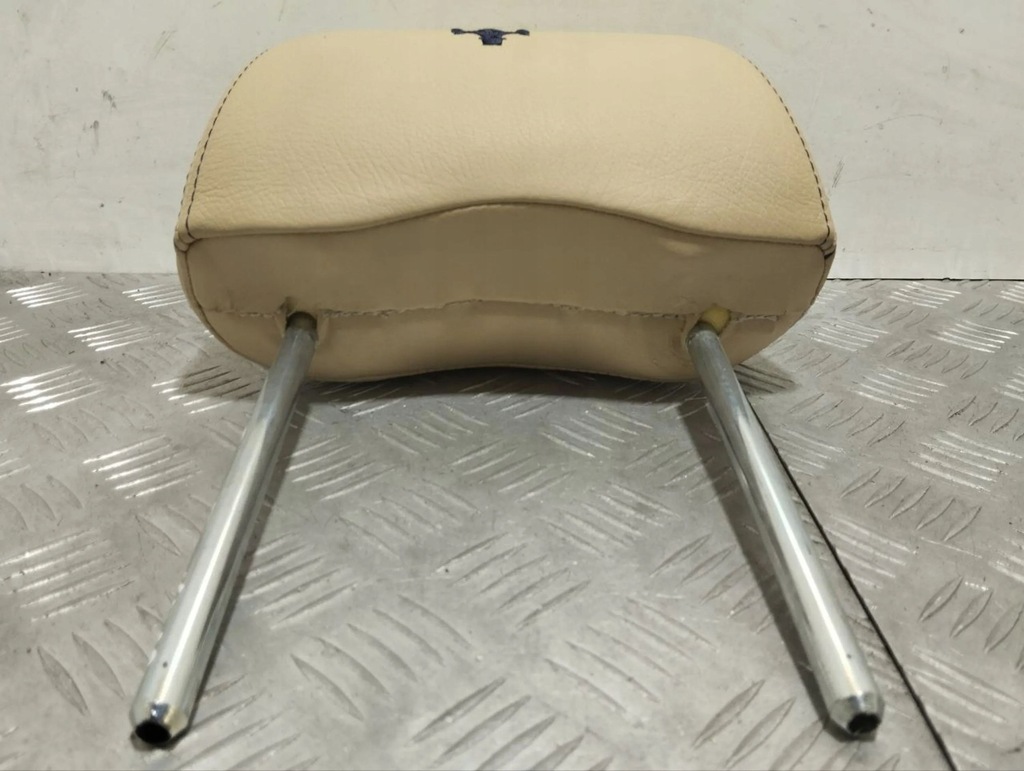 фото №7, Maserati granturismo 2012 підголівник сидіння заднього