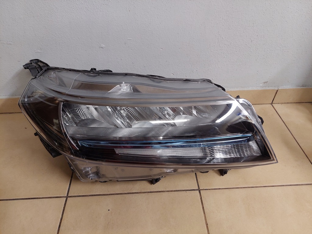 фото №1, Suzuki vitara full led права