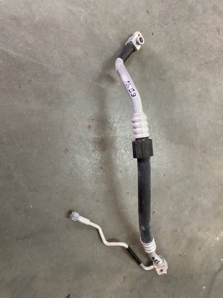 фото №1, Audi a4 b9 a5 wąż шланг кондиционера 8w1816740