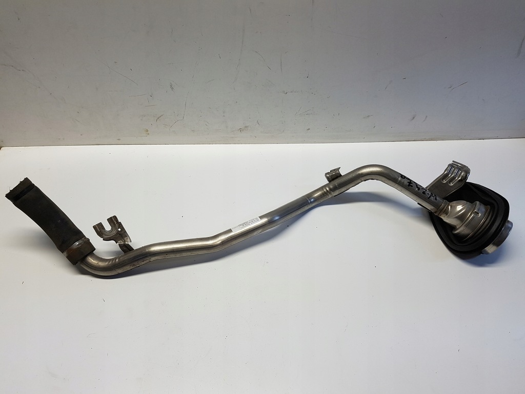 фото №1, Mercedes w247 заливна горловина пального бака a2474700020