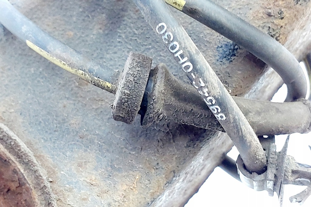 фото №6, Поворотний кулак передня права toyota aygo _b4_ 895420h030 1.0l бензиновий 51kw