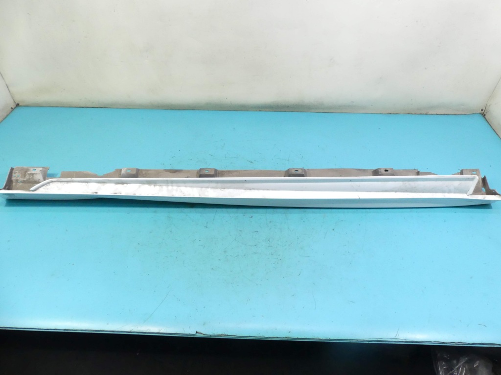 Молдинг накладка порог правая focus mk3 10-14 универсал с Разборки