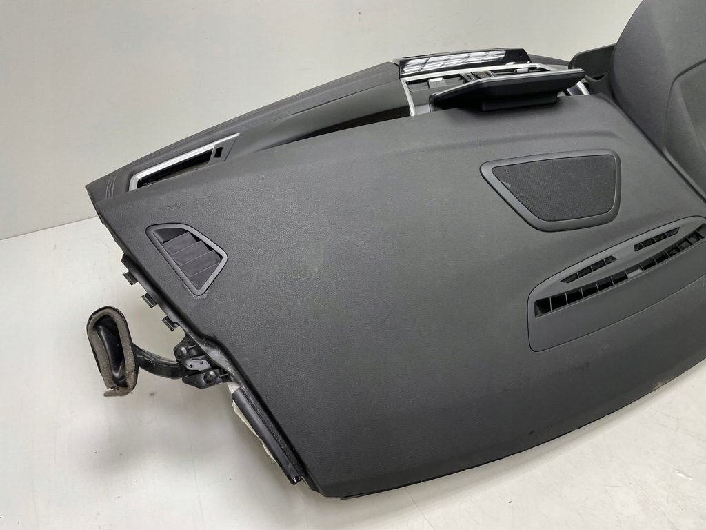 фото №10, Панель приладів консоль bmw 2 grand tourer