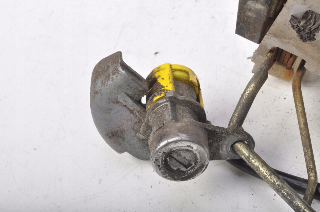 фото №11, Kia magentis замок двері правий lift eu 95750-3c000