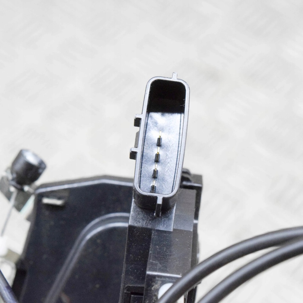 фото №6, Nissan leaf i ze0 2012 перед сторона левая вкладка do замка дверь