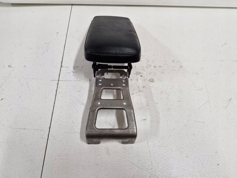 Lexus ct ct200h podłokietnk в Україні