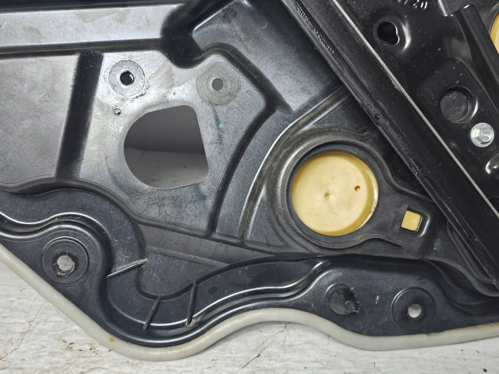 фото №11, Jeep compass 2.4 17- механизм стекло правый задняя 68243944aa usa