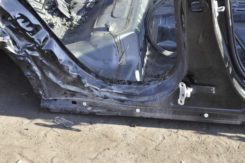 фото №2, Volvo xc40 2017- блок двигуна a поріг правий