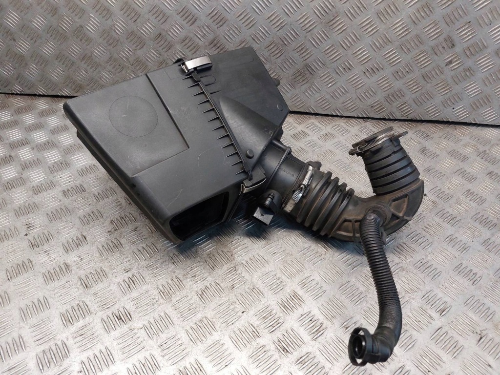 Купити Корпус фільтра повітря витратомір труба повітрозабірник audi a6 c6 2.0 tdi