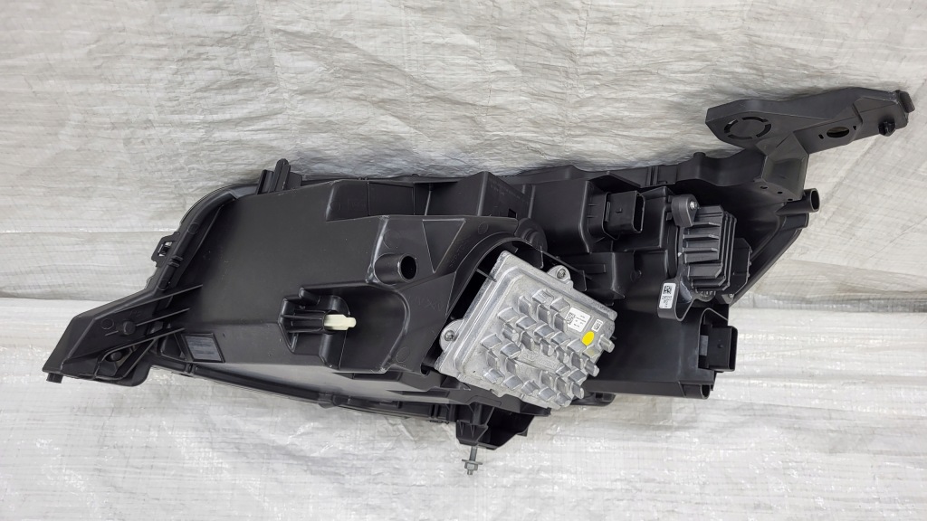 -фара фара перед передняя правый  peugeot 208 2 2 2008 2019- full led в Украине