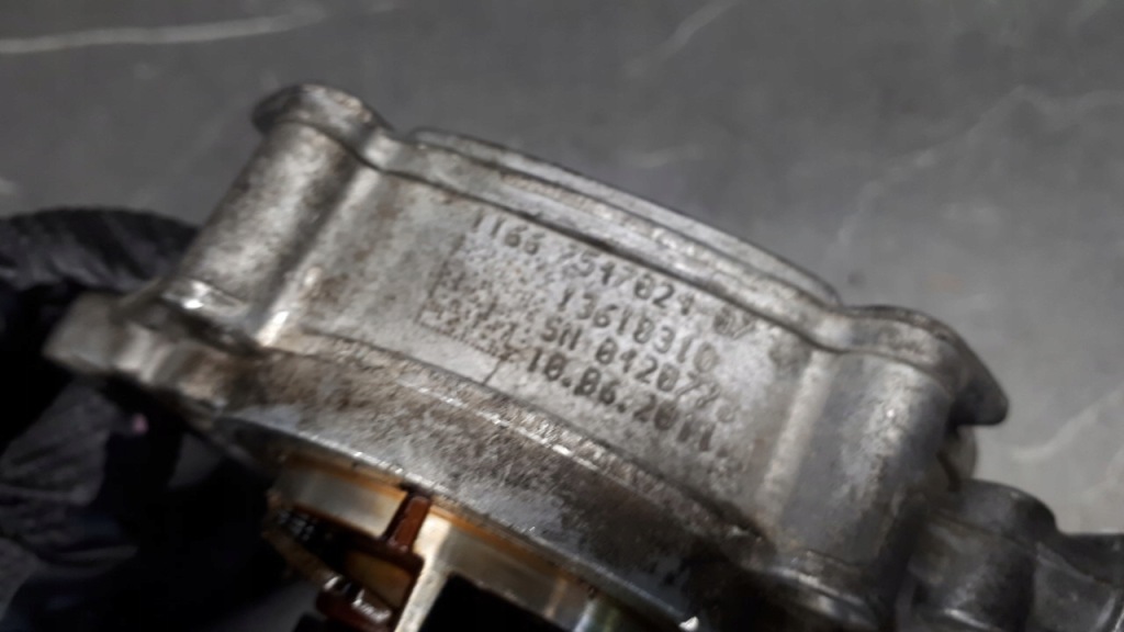 7547024 насос вакуум bmw e90 e91 2.0b n43 Оригінал