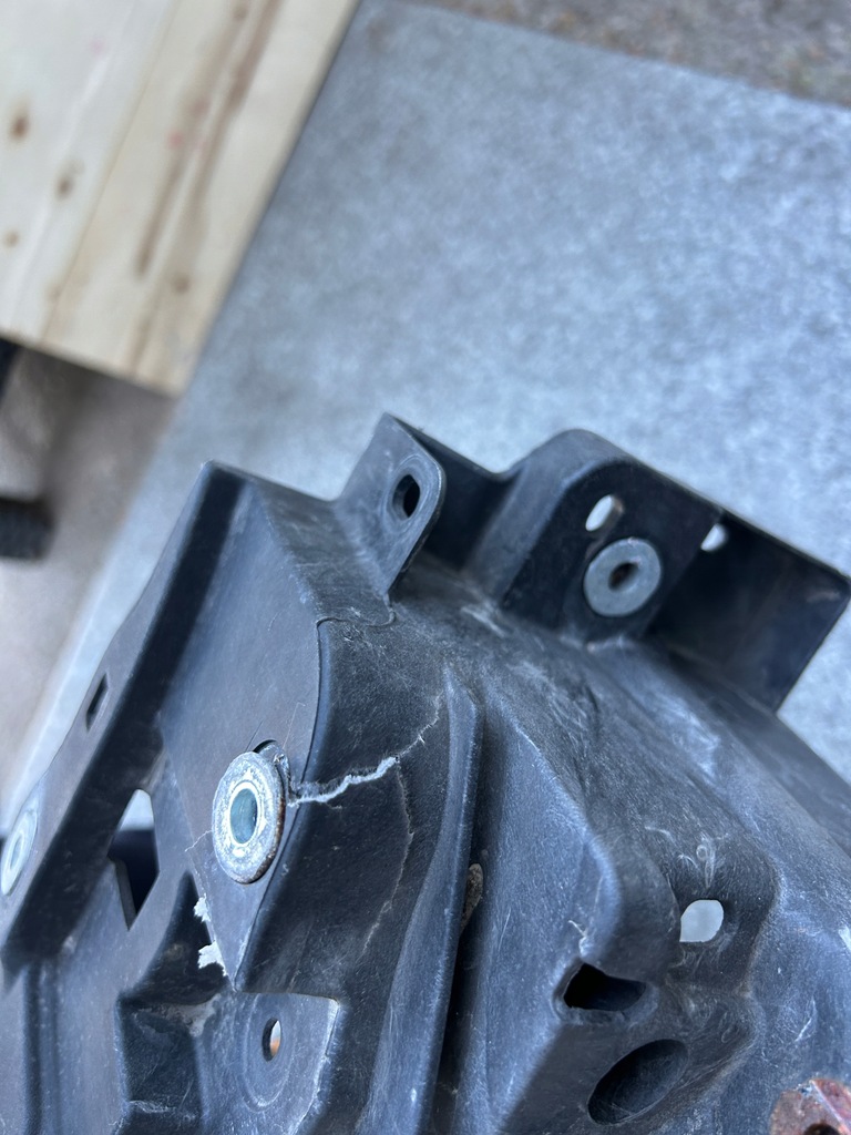 фото №8, Pas передний усилитель mazda 6 gj ghp953111 poznań