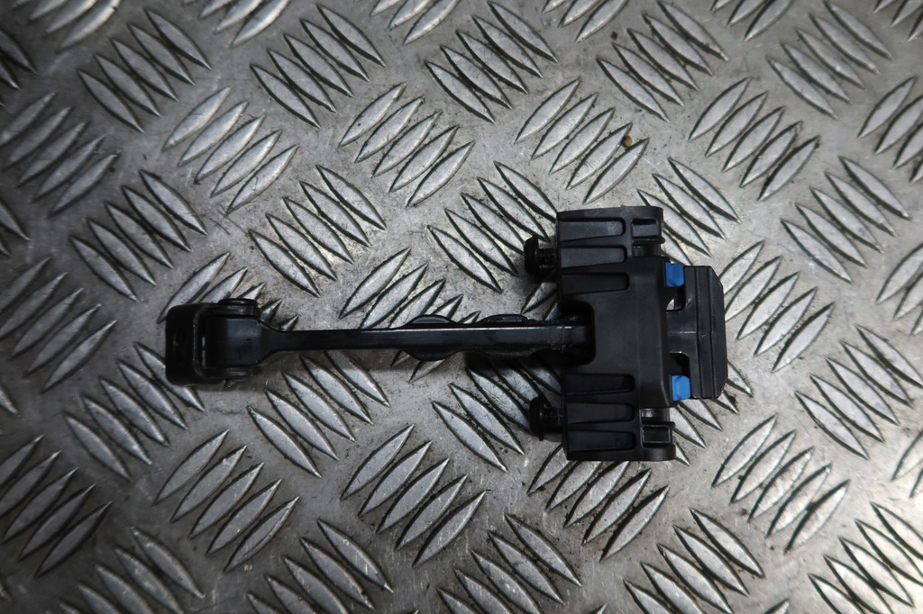 фото №1, Обмежувач двері правий перед audi a1 8x