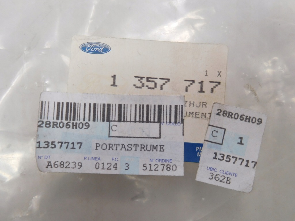 фото №8, Панель приладів приладова, консоль ford fiesta 2006-2008 оригінальний номер 1357717