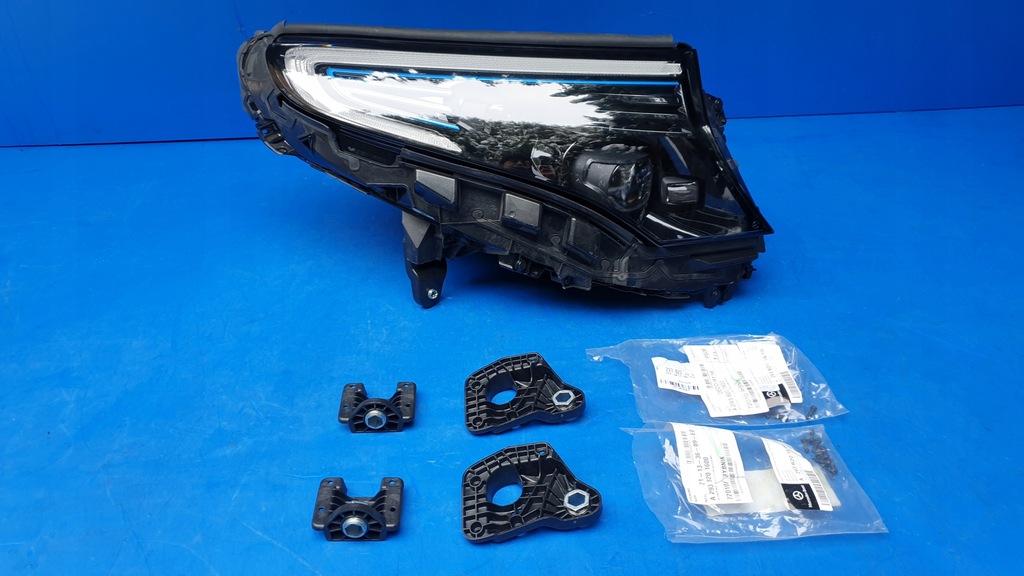 фото №7, Кронштейн лампи правої перед mercedes eqc w293