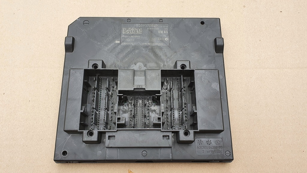 фото №1, Audi a3 8v sportback - модуль 5q0937084p