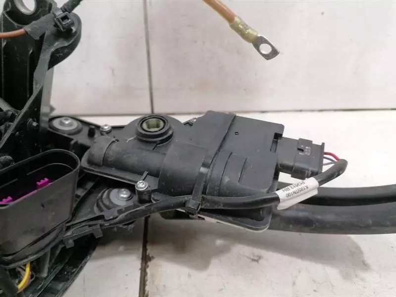 фото №8, Porsche taycan 9j 9j1821942e electric car charge socket правый