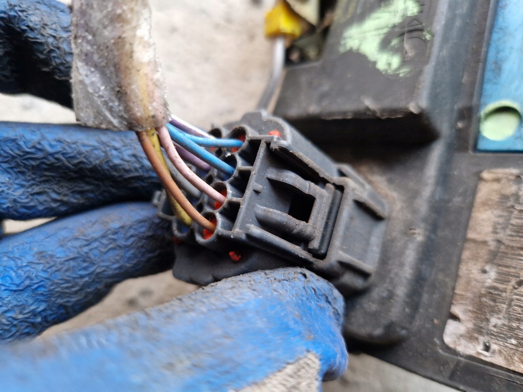 фото №5, Замок дверь правый перед volvo s80 i 8pin 9485305