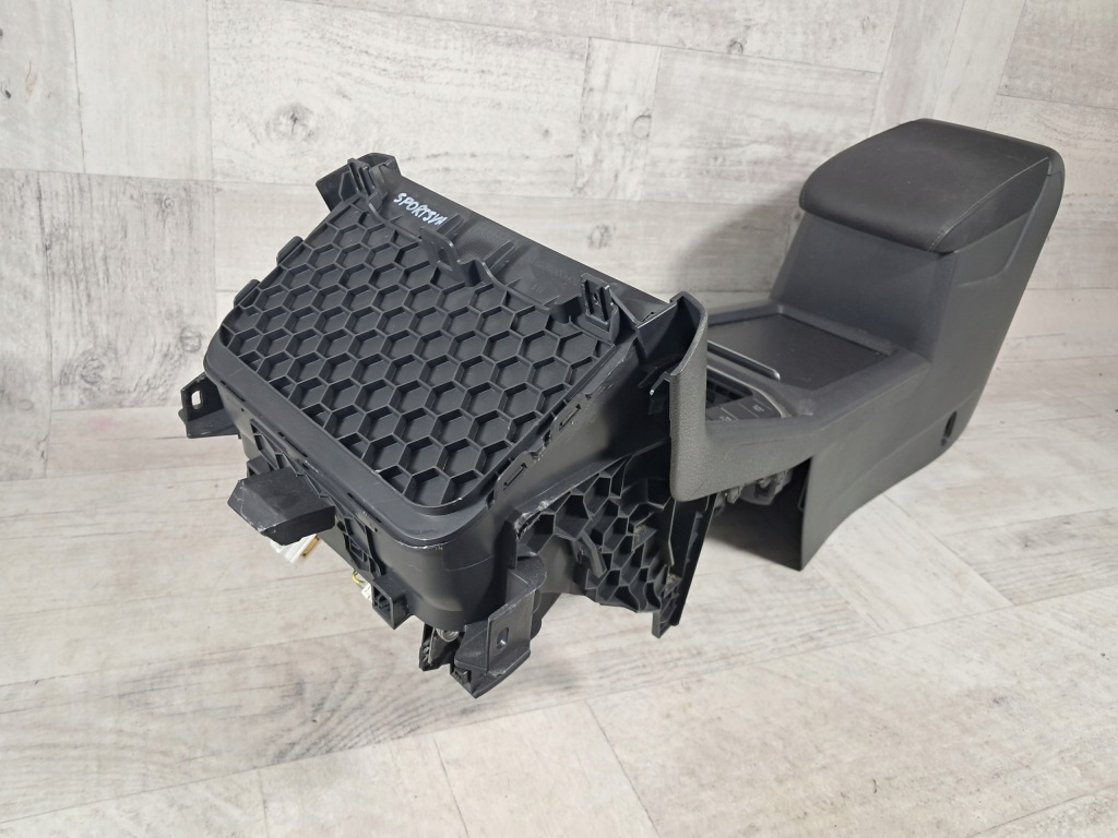 Vw golf sportsvan підлокітник тунель середній 517863284c в Україні