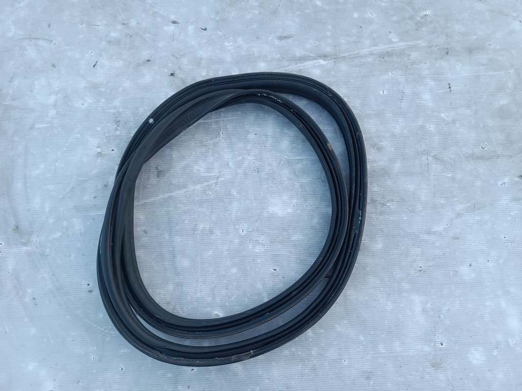 фото №1, Volvo c30 прокладка вокруг дверь правая левая