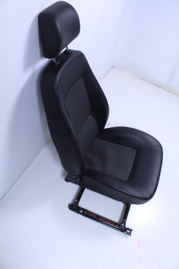 Сиденье правый aixam crossover 23r. Доставка