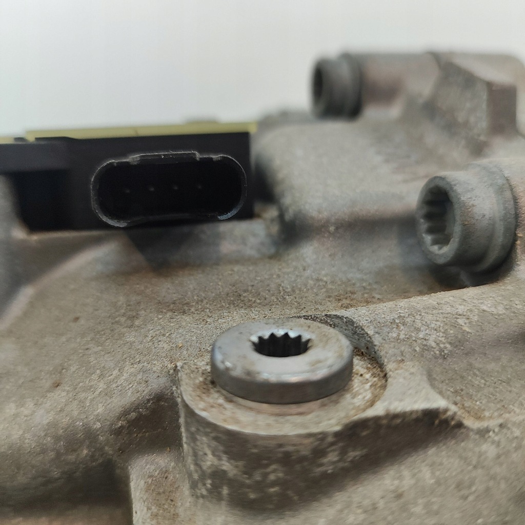 фото №15, Porsche taycan 9j1 2022 двигун