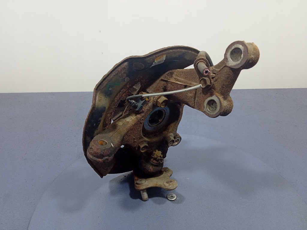 фото №5, Toyota rav4 iii xa30 поворотний кулак перед ліва ступиця