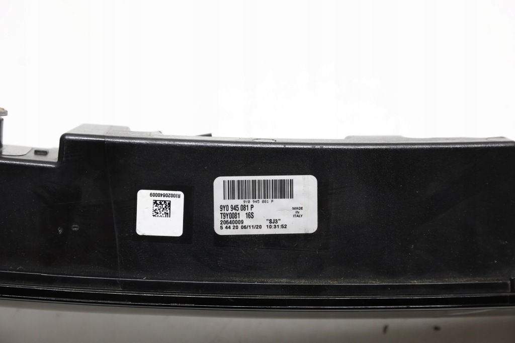 Накладка лампа задняя задняя крышки porsche cayenne 9y0 iii 3 9y0 945 081 p Киев