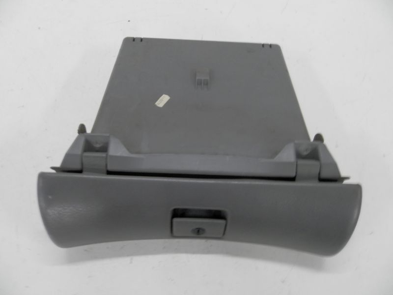 фото №1, Opel astra f бардачок пасажира + замок бардачка