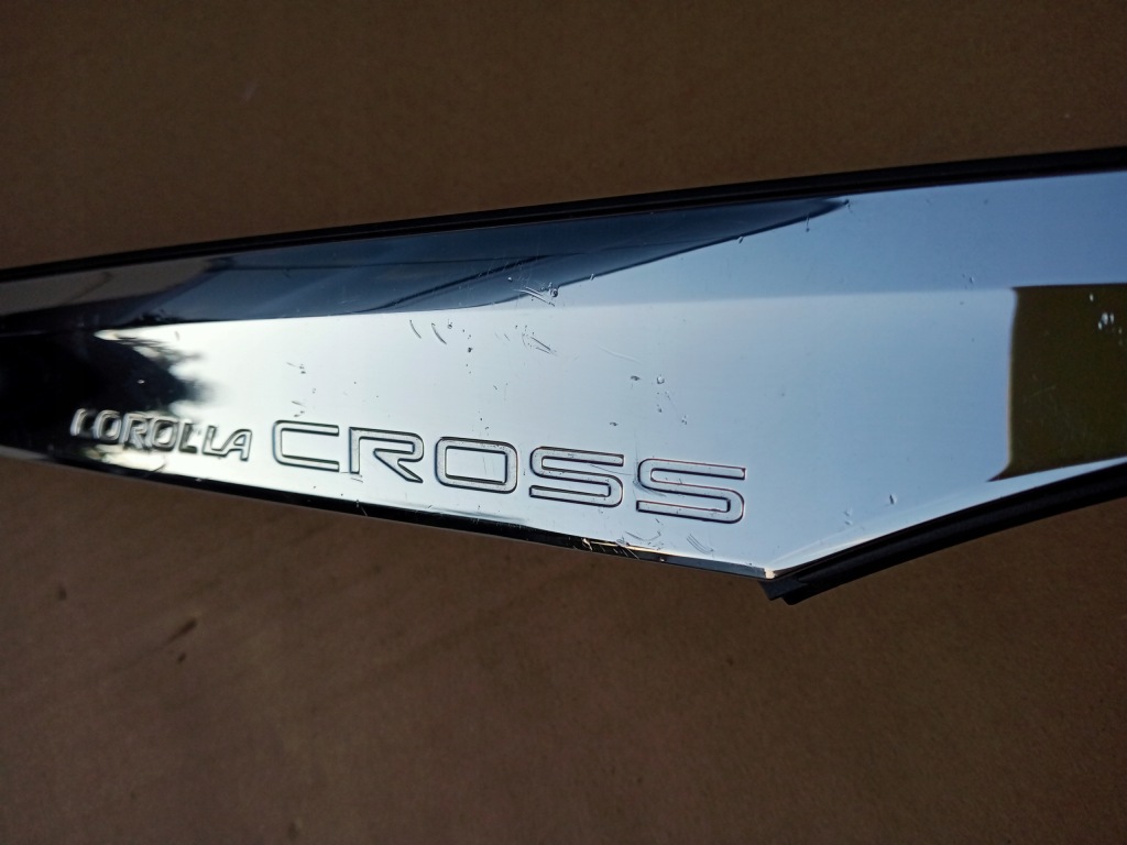 фото №3, Toyota corolla cross права молдинг хром накладка стійка задня