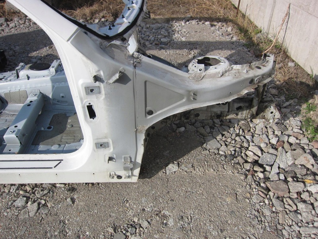 фото №1, Bmw x3 f25 лонжерон чверть правий перед підкрилок білий alpinweiss 3