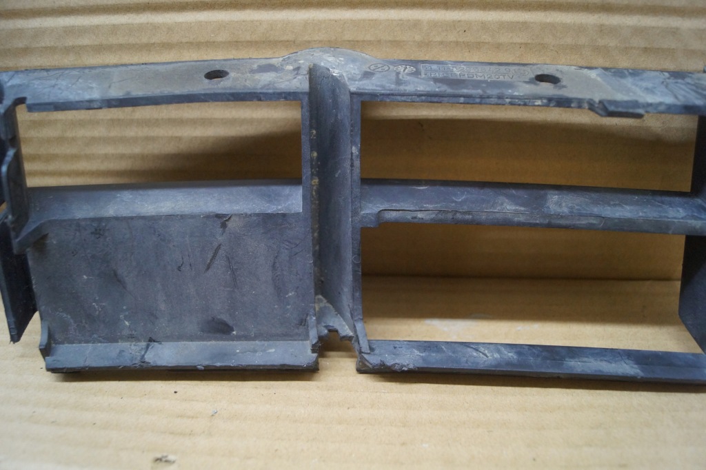 Bmw e39 решётка бампера левое  перед 8235642 Киев