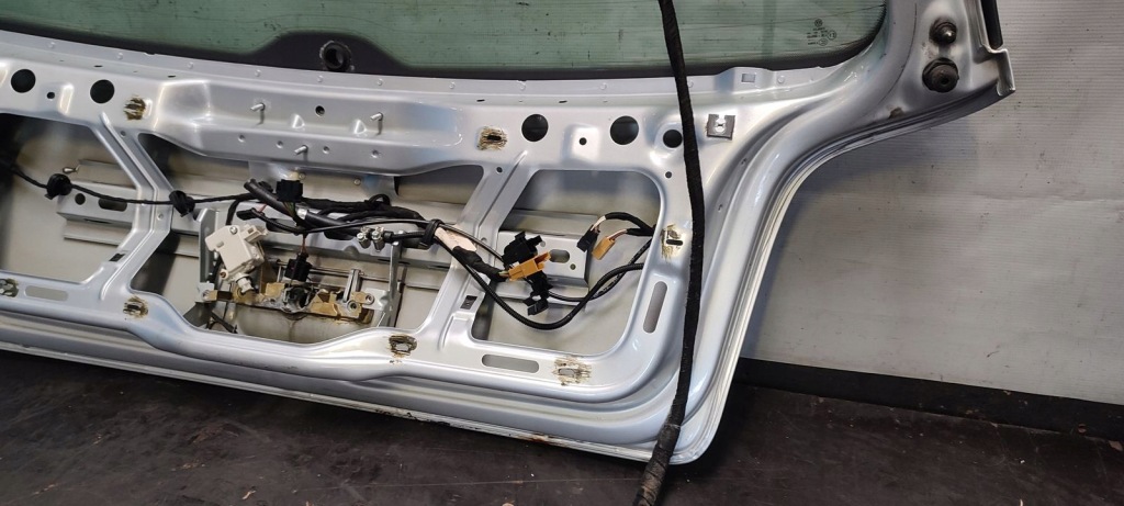 фото №12, Крышка багажника багажника vw polo 9n lift 5d la7w