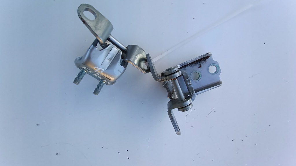 фото №2, Петли дверь задняя левый eclipse cross 2019