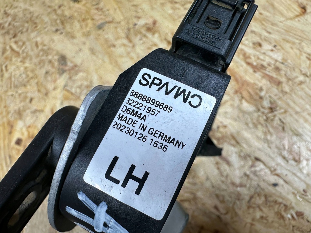 фото №11, Датчик выравнивание света лампа левый volvo xc40 c40 32221477 32221957