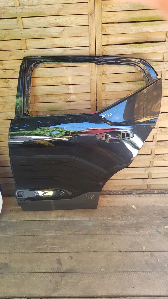 фото №1, Дверь volvo xc40 17-20 левый задняя молдинг