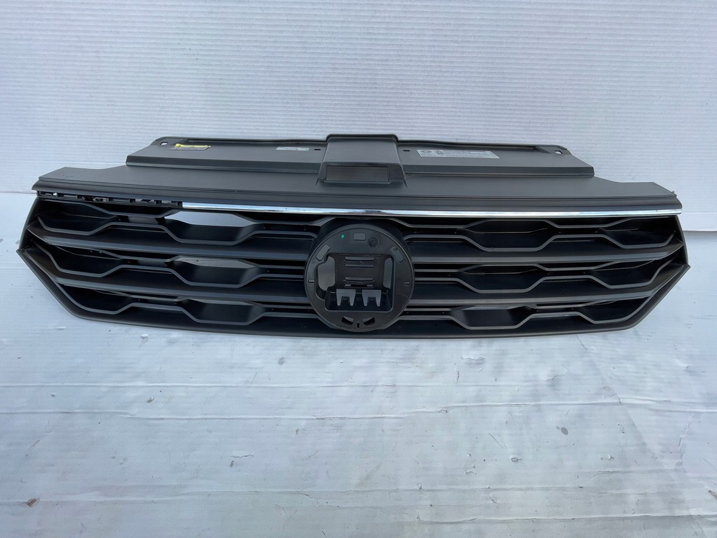 фото №1, Vw t-roc r-line решётка радиатора бампера перед передний
