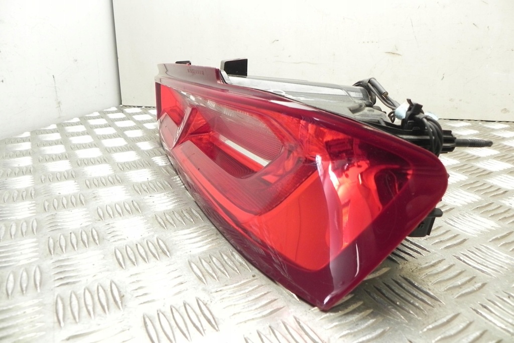 фото №8, Лампа правая задняя chevrolet camaro 23361126 2016
