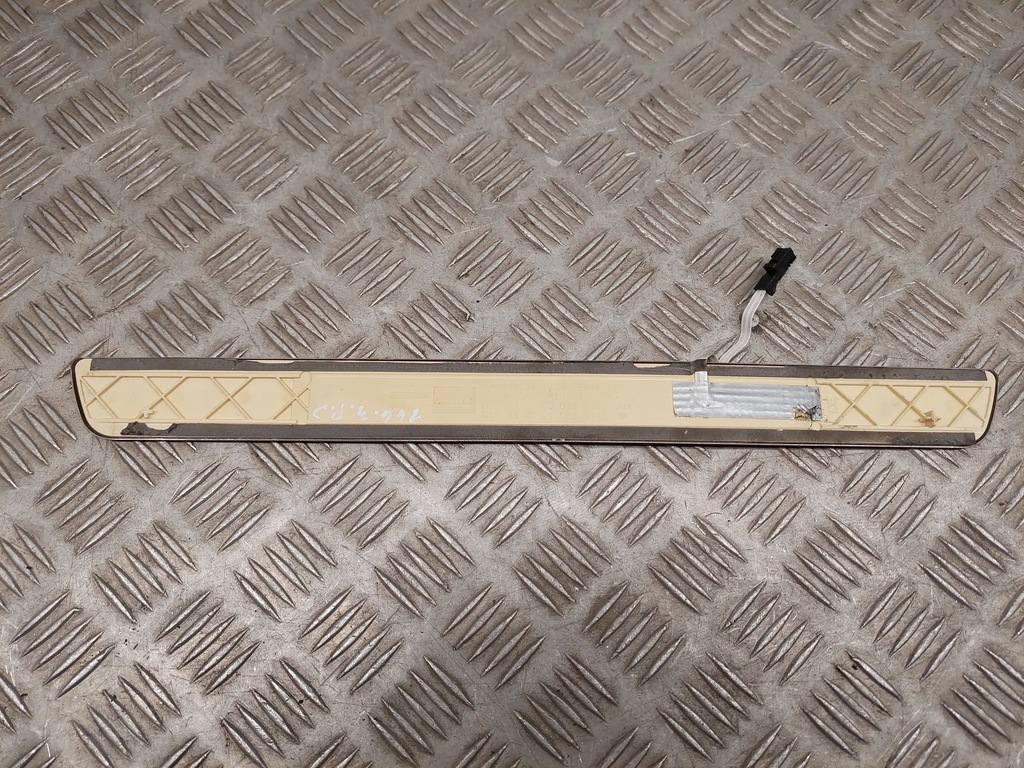 фото №5, Mercedes gl x166 a1666801335 перед правая пороги