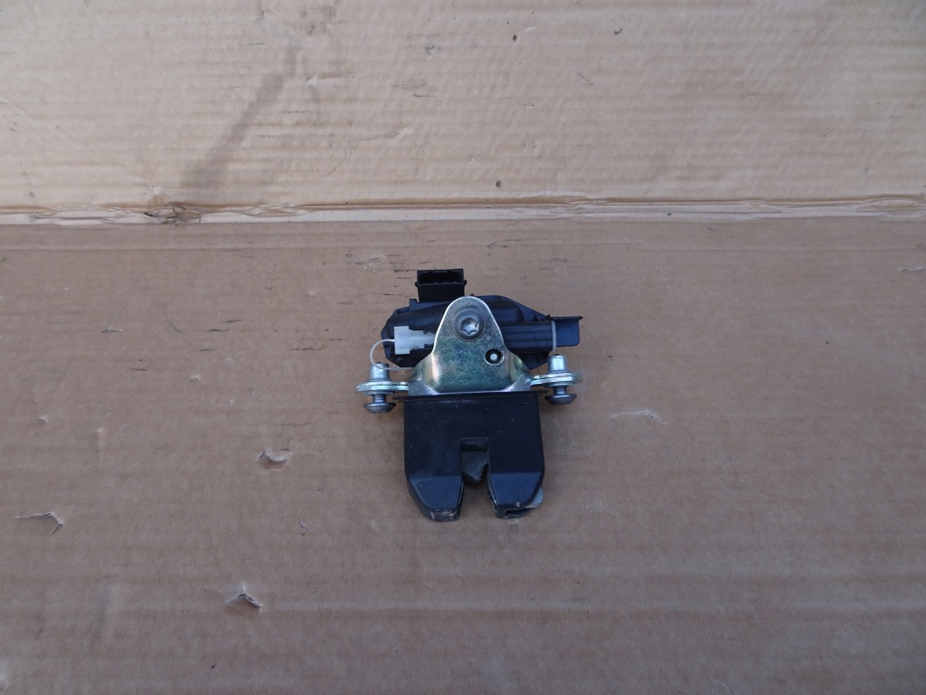 фото №1, Skoda fabia ii roomster замок крышки задняя 5j0827501b