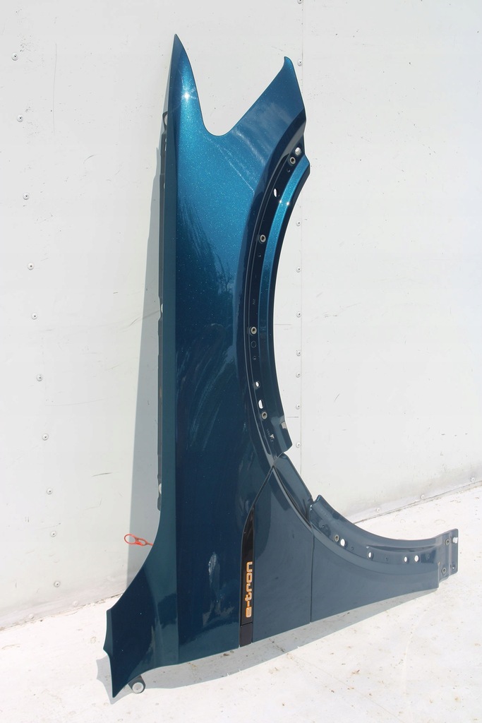 фото №14, Audi e tron перед matrix капот крила бампер передній лампи крила лампа