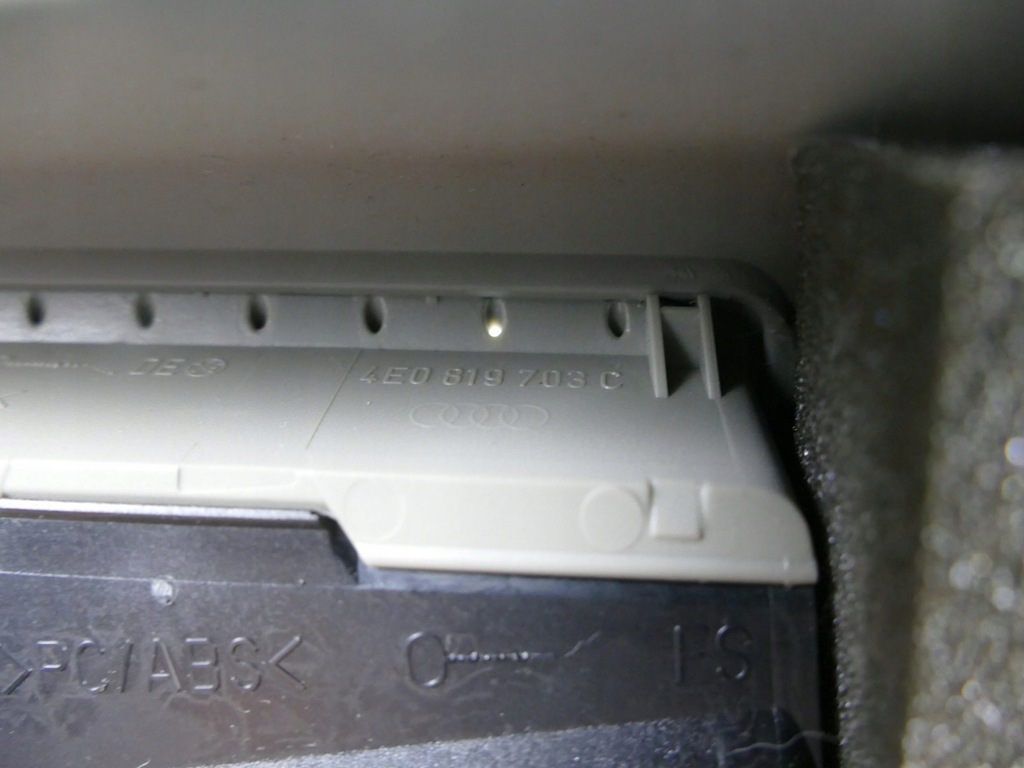 фото №8, Audi a8 d3 przed lift обшивка стойка b защита l.