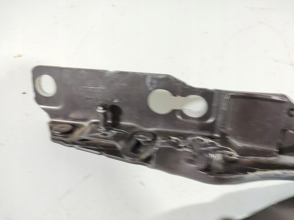 фото №5, Volvo v60 18r- петля капот правий