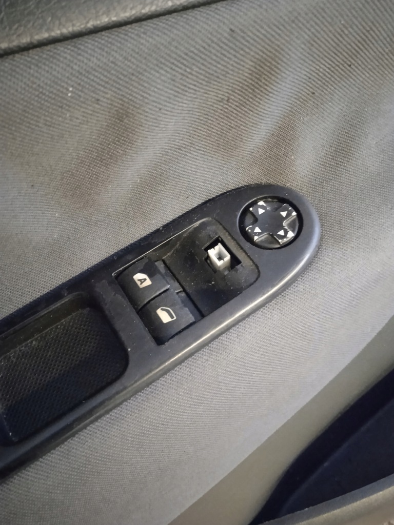 фото №10, Peugeot 207 lift hb дверь левая перед