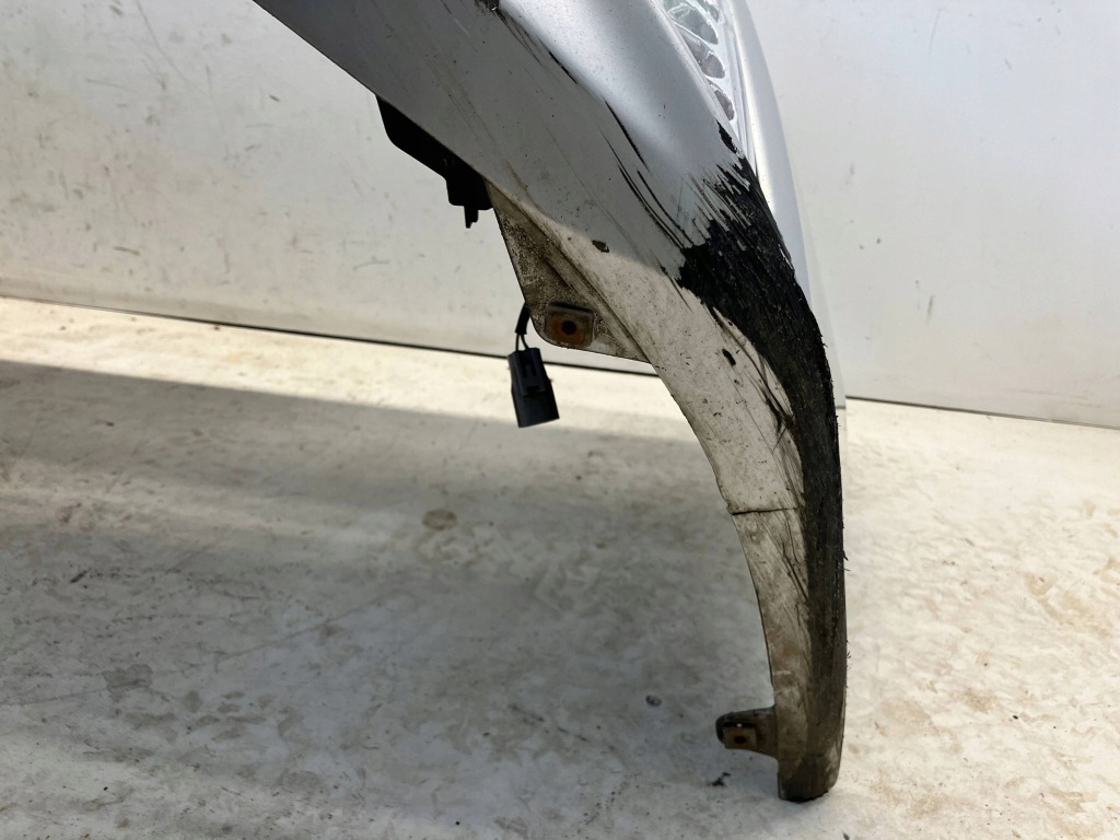 Prius iv комплектний  бампер передній перед без  pdc 1f7 в Україні