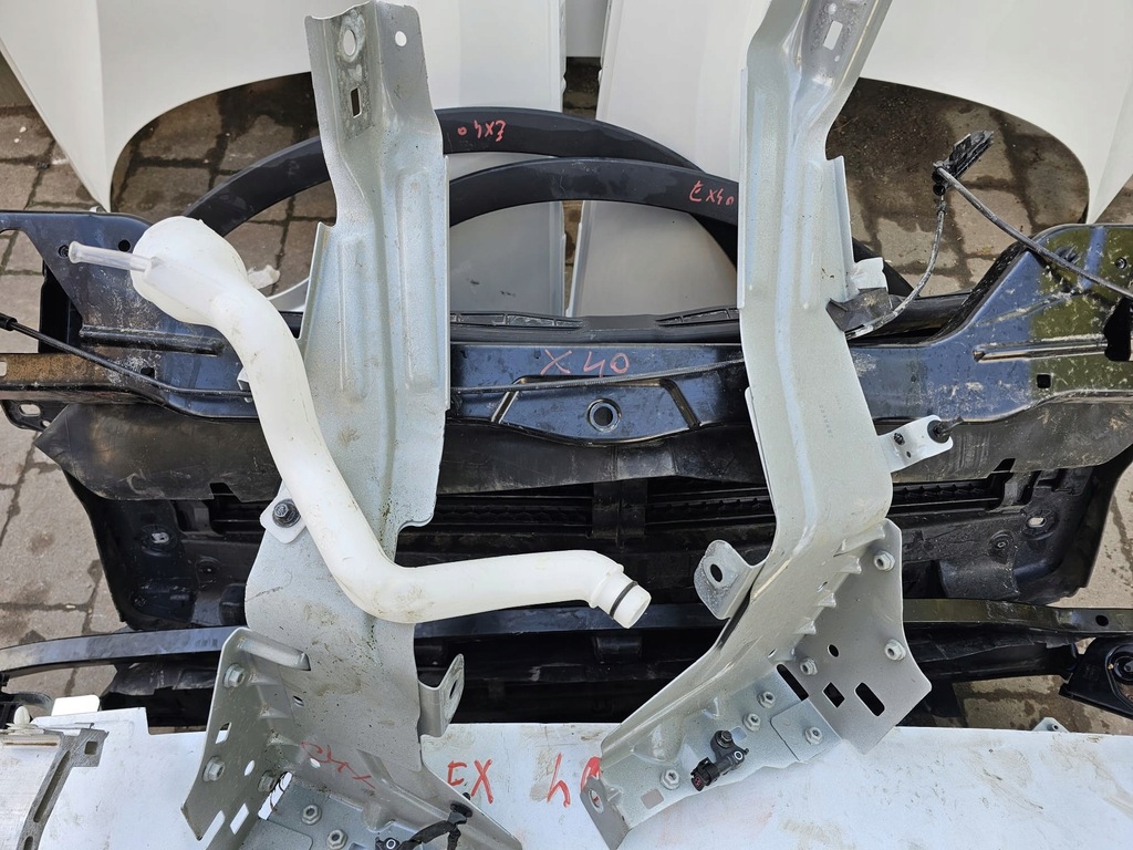 фото №10, Бампер капот лампа pas комплект volvo xc40 ex40 електрик