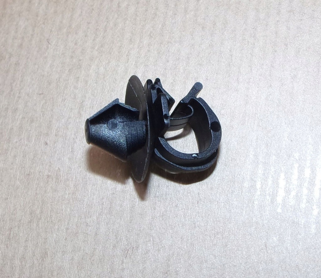 Кліпса опори капота r clio iii,iv 7703179035 Доставка